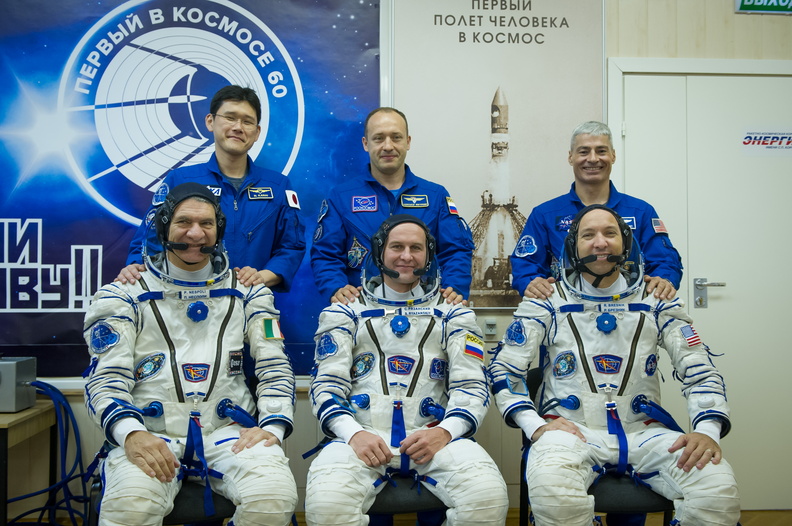 expedition-52-53-prime-and-backup-crew-members_35179883033_o.jpg