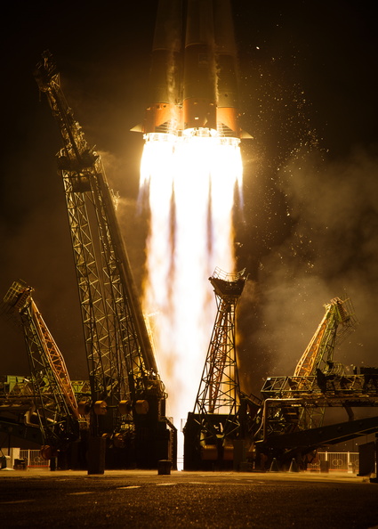 expedition-52-launch_35929152994_o.jpg
