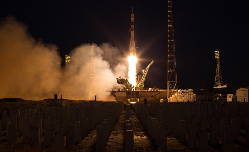 expedition-52-launch_36759812275_o.jpg