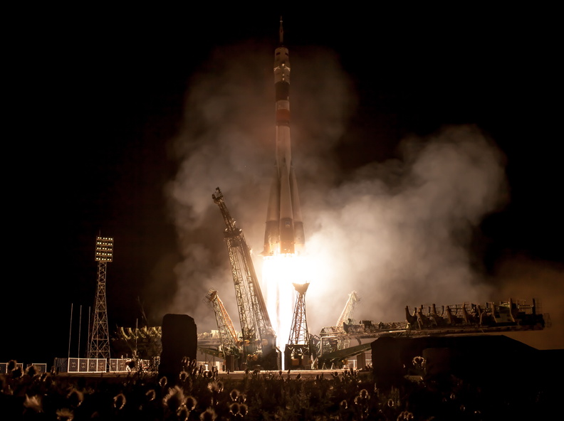 Expedition 36 Launch - 8881496973_5c42cafaf2_o.jpg