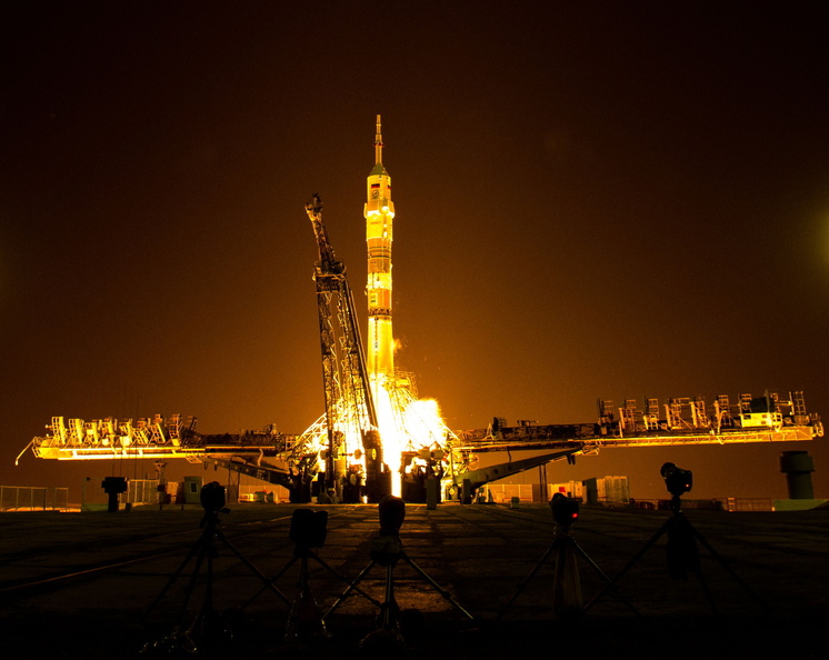 Expedition 40 Launch - 14742034784_679a70dcdf_o.jpg