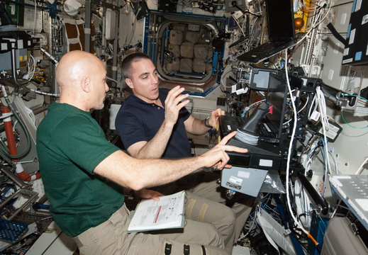 Astronauts Luca Parmitano and Chris Cassidy in Destiny Lab - 9220103316 28f19112b3 o