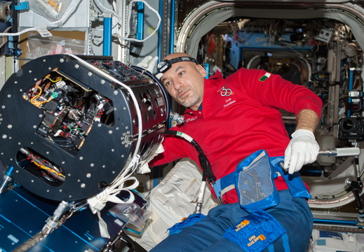 Astronaut Luca Parmitano and Muti-User Droplet Combustion Apparatus - 9417434036 3d906d8840 o