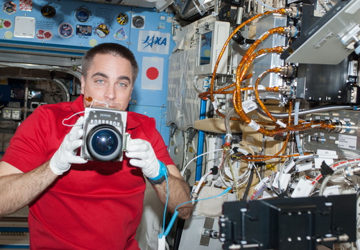 Astronaut Chris Cassidy and Marangoni Inside Experiment - 9417433454 f47353d3dd o