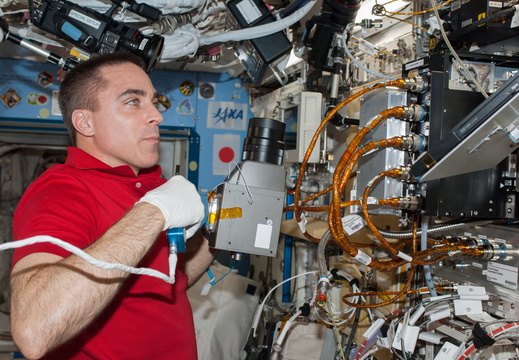 Astronaut Chris Cassidy and Marangoni Inside Experiment - 9417432792 c7fe91bbe1 o