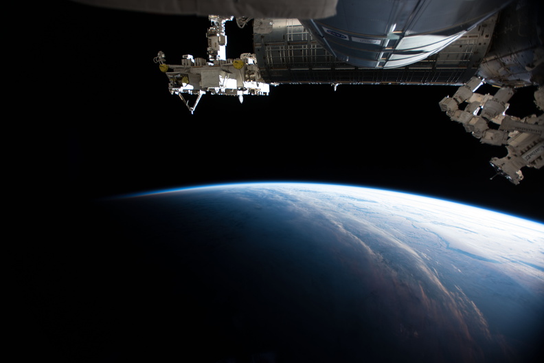 sunrise-from-the-international-space-station_46275783974_o.jpg