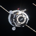 the-russian-progress-69-resupply-ship-approaches-the-aft-end-of-the-zvezda-service-module_44160944352_o.jpg