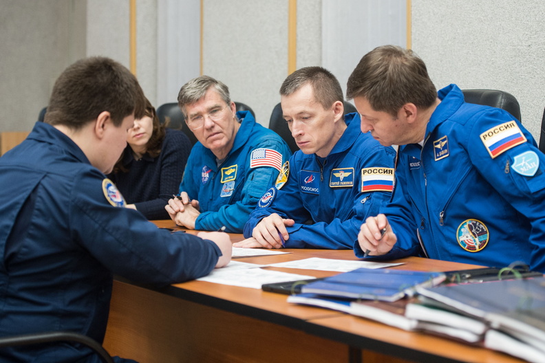 expedition-63-backup-crewmembers-review-launch-procedures-with-trainers_49724483101_o.jpg