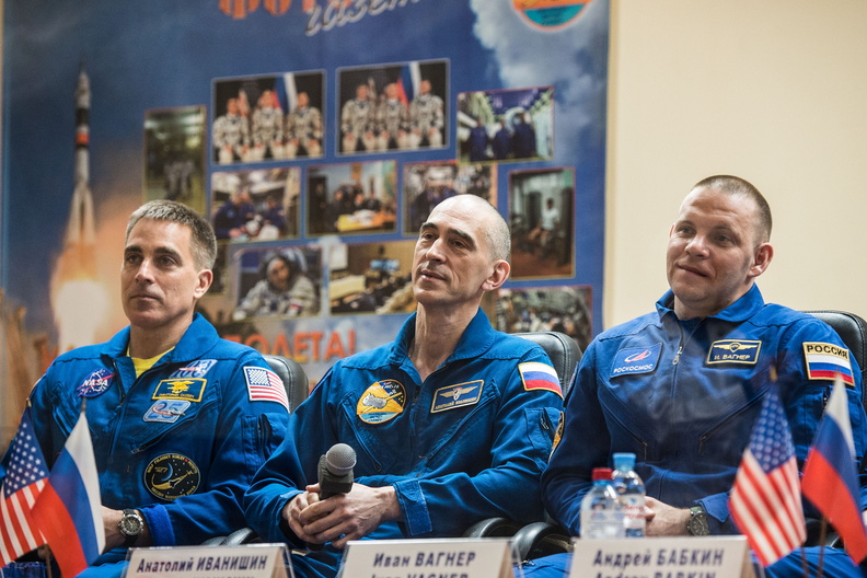 expedition-63-crewmembers-listen-to-questions-provided-by-reporters_49749776536_o.jpg