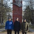 expedition-63-crewmembers-pose-for-pictures-in-front-of-the-statue-of-vladimir-lenin-prior_49694355806_o.jpg