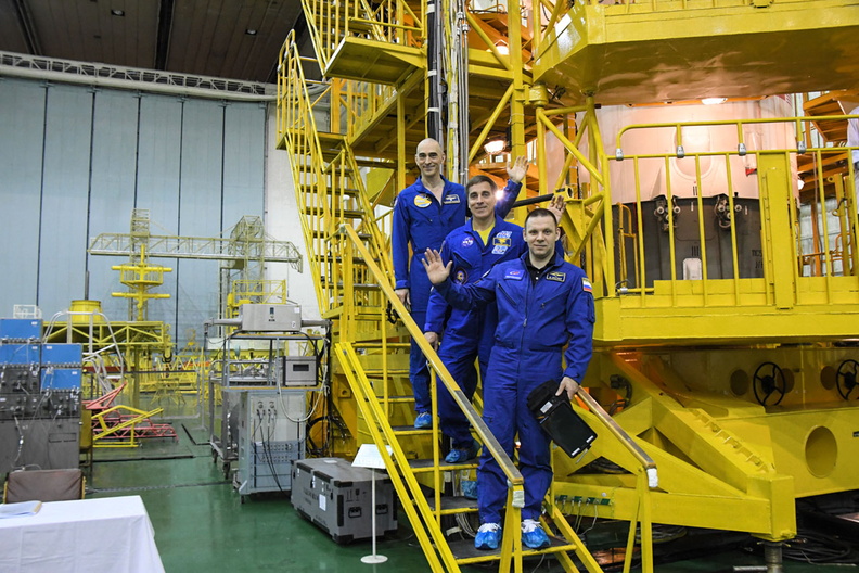 expedition-63-crewmembers-pose-in-front-of-their-soyuz-ms-16-spacecraft_49730674313_o.jpg