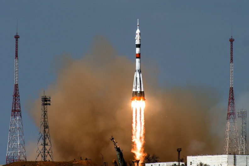 expedition-63-launch_49753159943_o.jpg