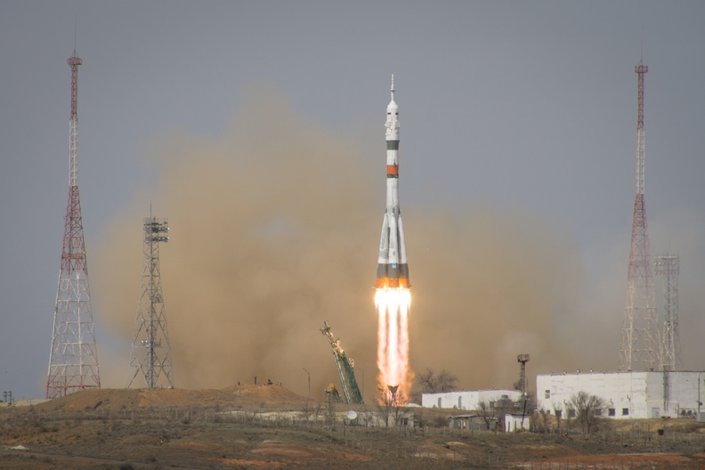 expedition-63-launch_49753376913_o.jpg