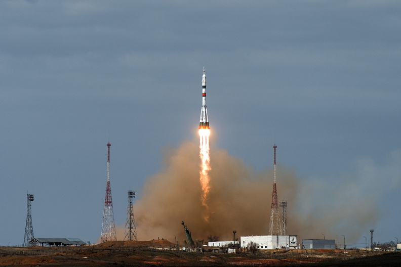 expedition-63-launch_49753694191_o.jpg