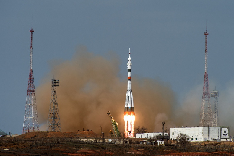expedition-63-launch_49754031337_o.jpg