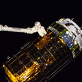 japans-htv-9-cargo-ship-in-the-grips-of-the-canadarm2-robotic-arm_49945575332_o.jpg