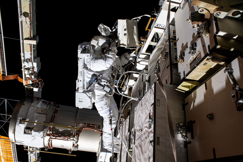 nasa-astronaut-bob-behnken-during-a-spacewalk_50058373881_o.jpg