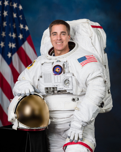 official-nasa-portrait-of-astronaut-chris-cassidy_49747304058_o.jpg