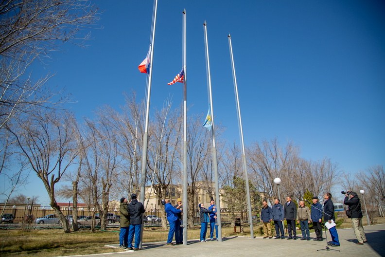 the-expedition-63-prime-and-backup-crewmembers-raise-flags_49700665033_o.jpg