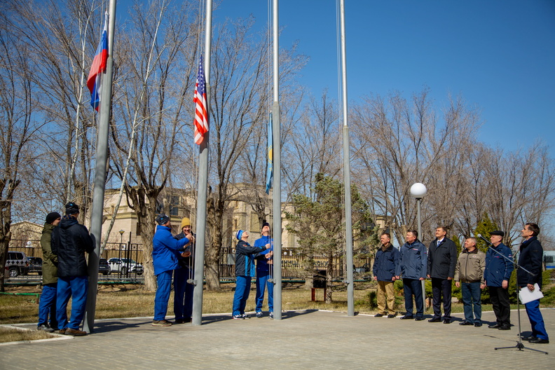the-expedition-63-prime-and-backup-crewmembers-raise-flags_49701507777_o.jpg
