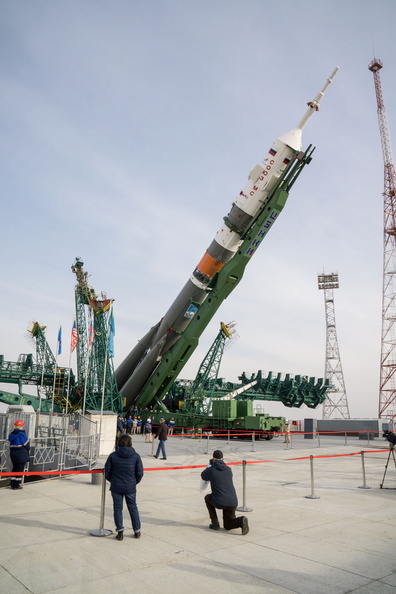 the-soyuz-ms-16-spacecraft-and-its-booster-are-raised-to-a-vertical-position-at-the-site-31-launch-pad_49742880302_o.jpg