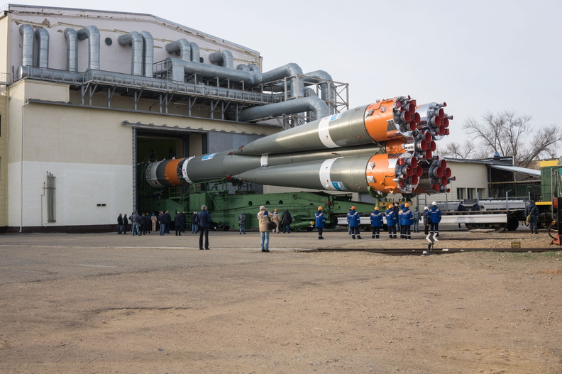 the-soyuz-ms-16-spacecraft-and-its-booster-are-transported-from-the-integration-building-to-the-site-31-launch-pad_49742006538_o.jpg