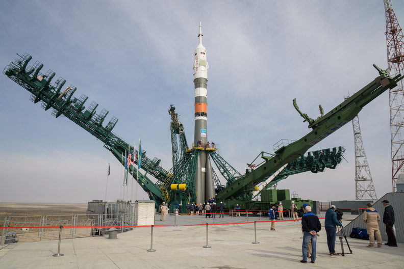 the-soyuz-ms-16-spacecraft-and-its-booster-stand-at-their-vertical-position-at-the-site-31-launch-pad_49742557616_o.jpg