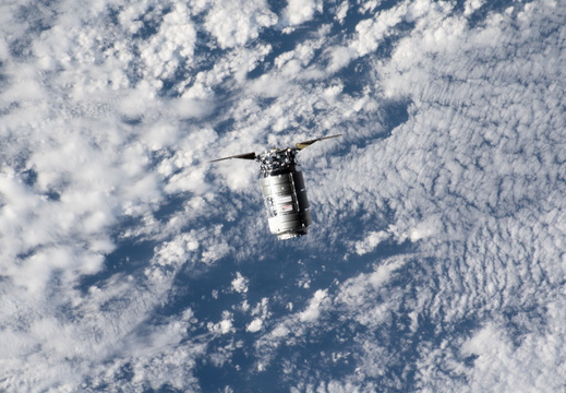 cygnus-cargo-craft-approaches-the-international-space-station 49558174401 o
