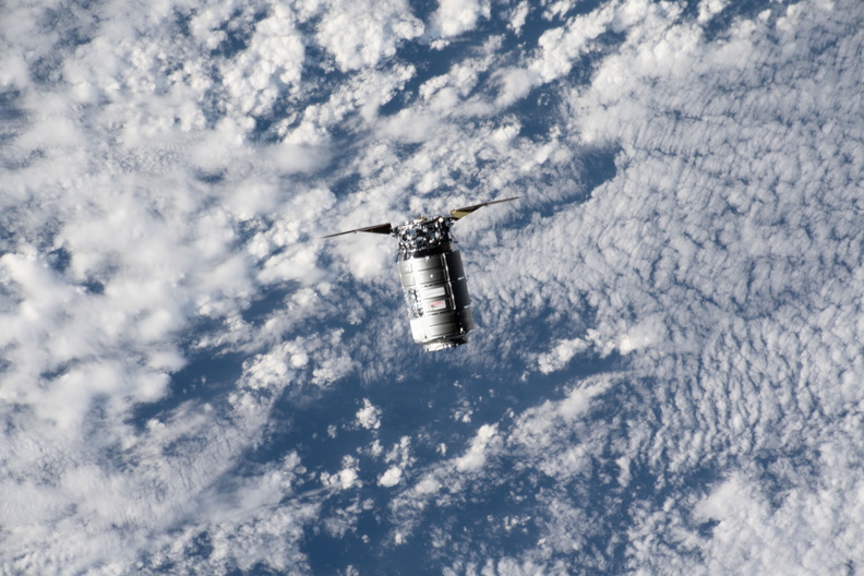 cygnus-cargo-craft-approaches-the-international-space-station_49558174401_o.jpg