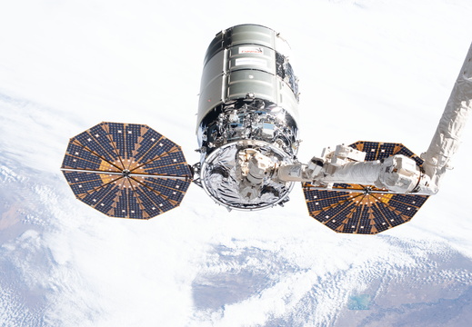 cygnus-cargo-craft-in-the-grips-of-the-canadarm2-robotic-arm 49558174786 o
