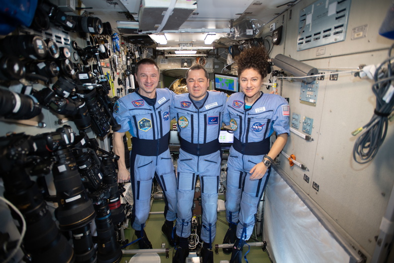 expedition-62-crewmembers-for-a-portrait_49728158496_o.jpg