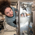 nasa-astronaut-swaps-media-that-nourishes-bone-samples_49652944256_o.jpg