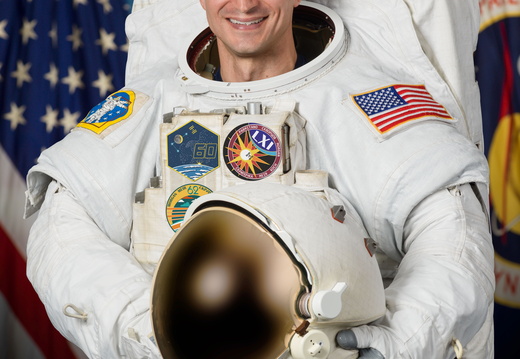 official-portrait-of-nasa-astronaut-andrew-morgan 48417514001 o
