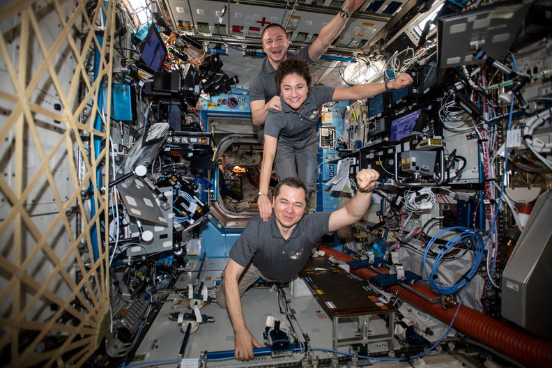 the-expedition-62-crew-poses-for-a-playful-portrait_49589975872_o.jpg