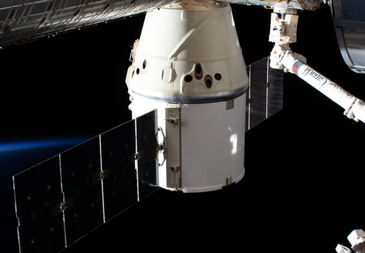 the-spacex-dragon-resupply-ship 49704053408 o
