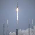 and-the-atlas-v-clears-the-tower_4857947223_o.jpg