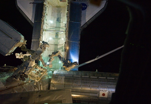 STS134-E-08190