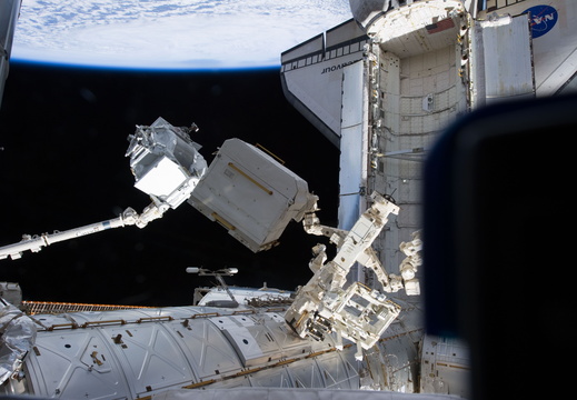 STS134-E-07394