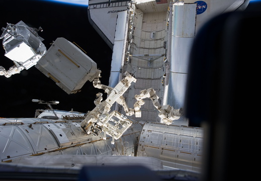 STS134-E-07391