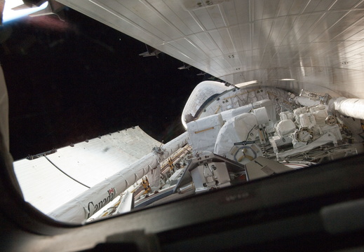 STS134-E-05594