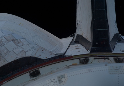 STS135-E-05179