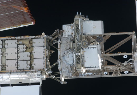 STS135-E-06900