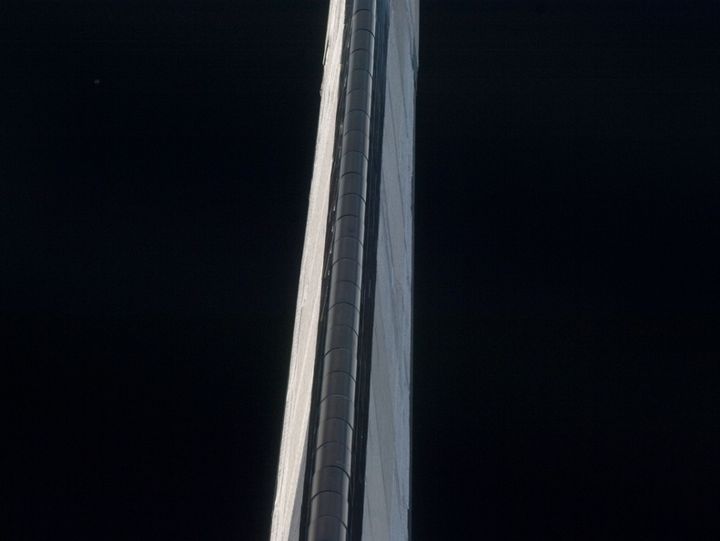 STS135-E-05192