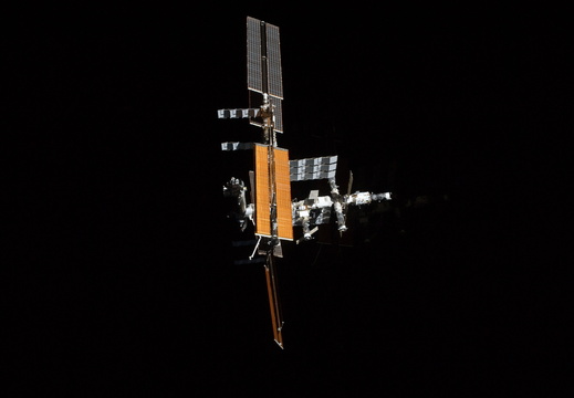 STS135-E-11949