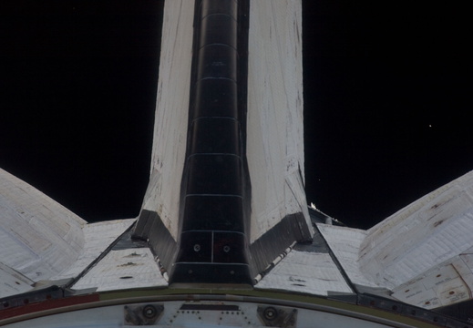 STS135-E-05084