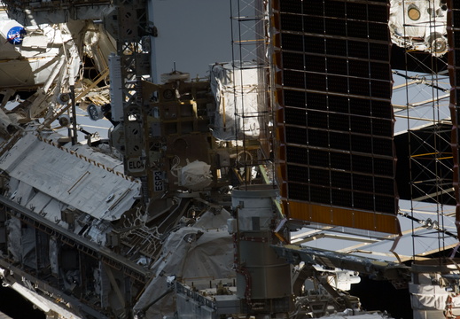 STS135-E-11194