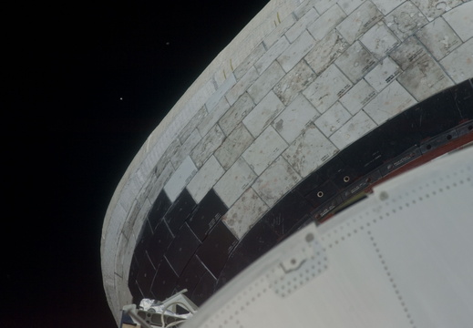 STS135-E-05108