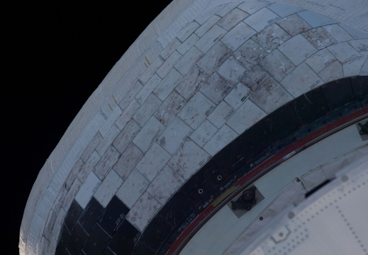 STS135-E-05182