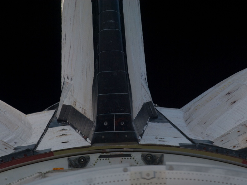 STS135-E-05177