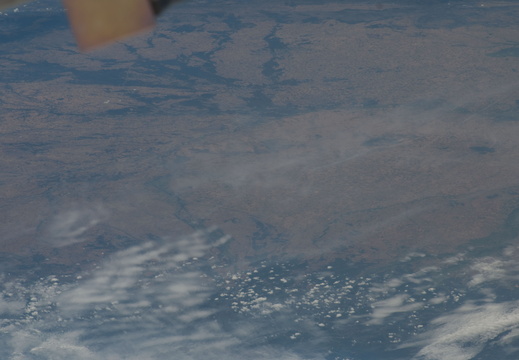 STS135-E-08675